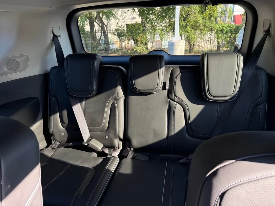 2025 Infiniti QX80 - Image 17 of 20