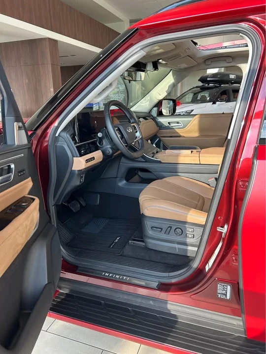 2025 Infiniti QX80 - Image 8 of 20