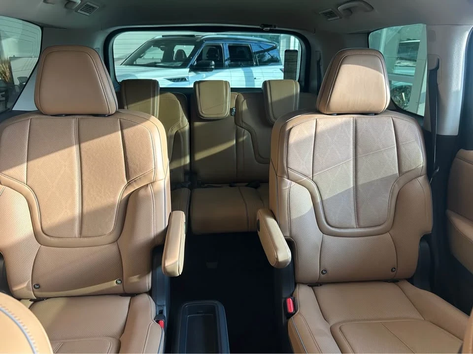 2025 Infiniti QX80 - Image 13 of 20