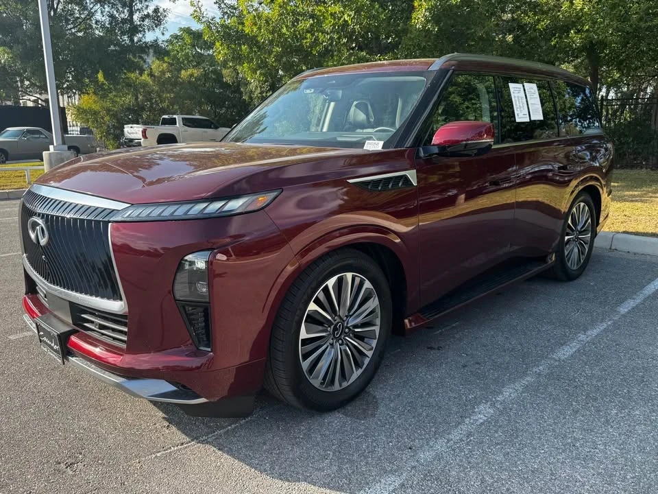 2025 Infiniti QX80 - Image 4 of 19