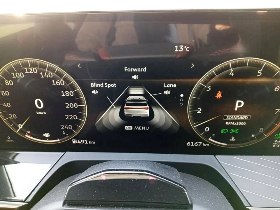 2025 Infiniti QX80 - Image 10 of 17