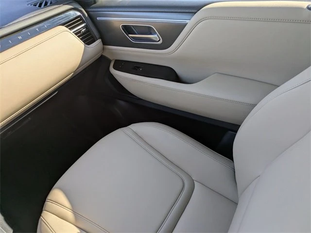 2025 Infiniti QX80 - Image 11 of 15