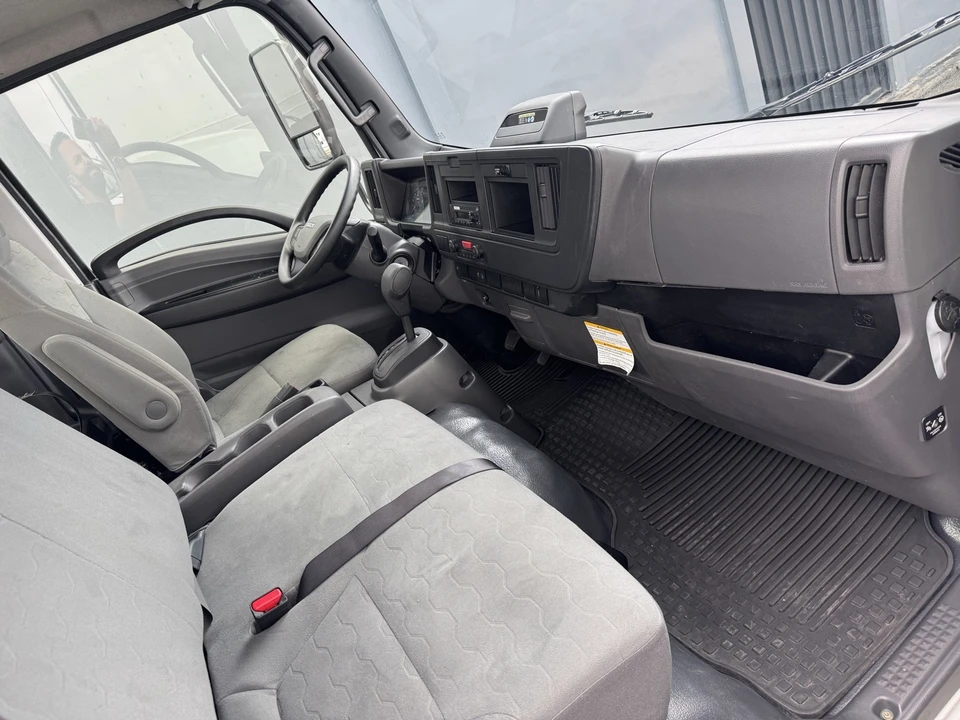 2025 Isuzu Elf - Image 13 of 17