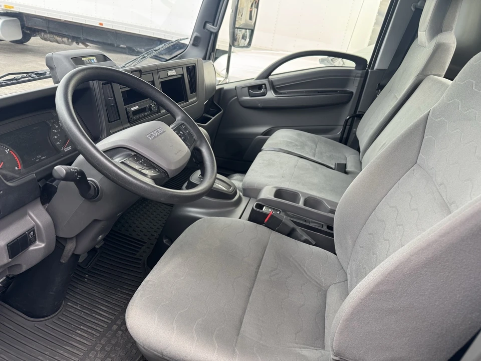 2025 Isuzu Elf - Image 12 of 17