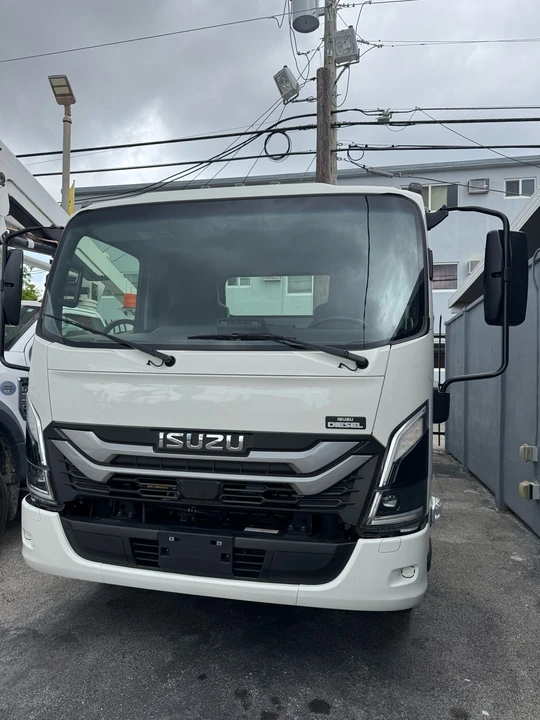 2025 Isuzu Elf - Image 10 of 17