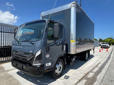 2025 Isuzu NRR