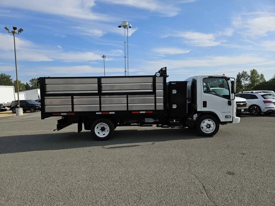 2025 Isuzu - Image 7 of 11