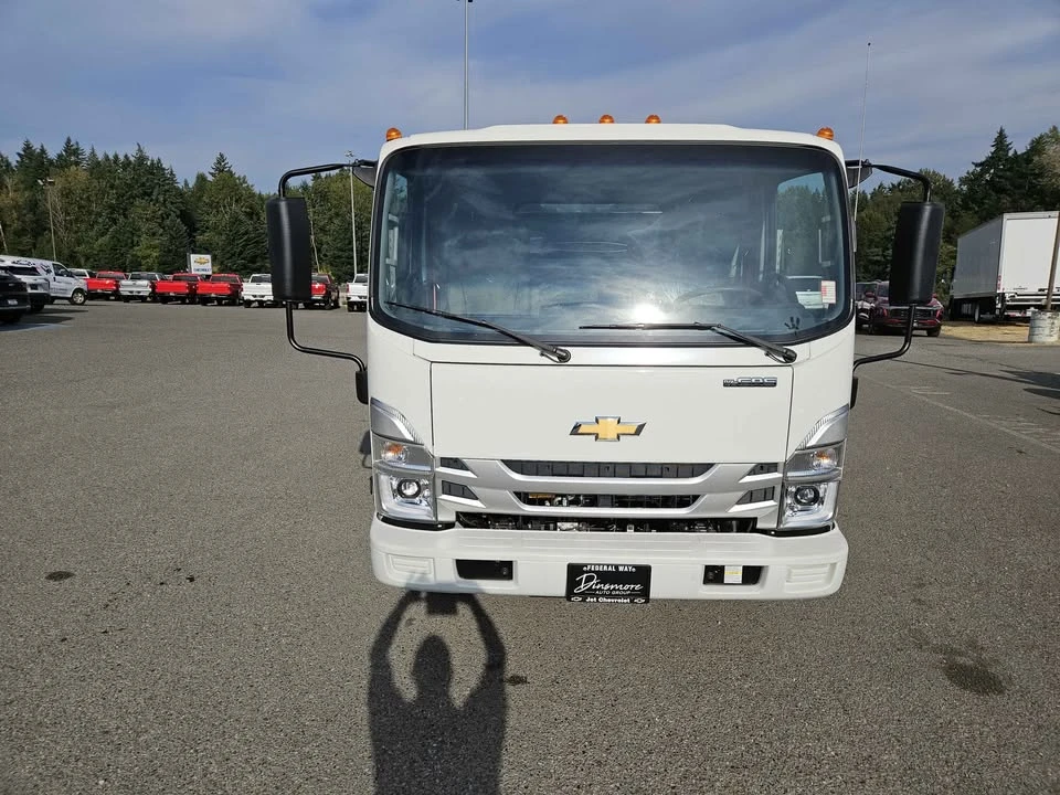 2025 Isuzu - Image 8 of 11