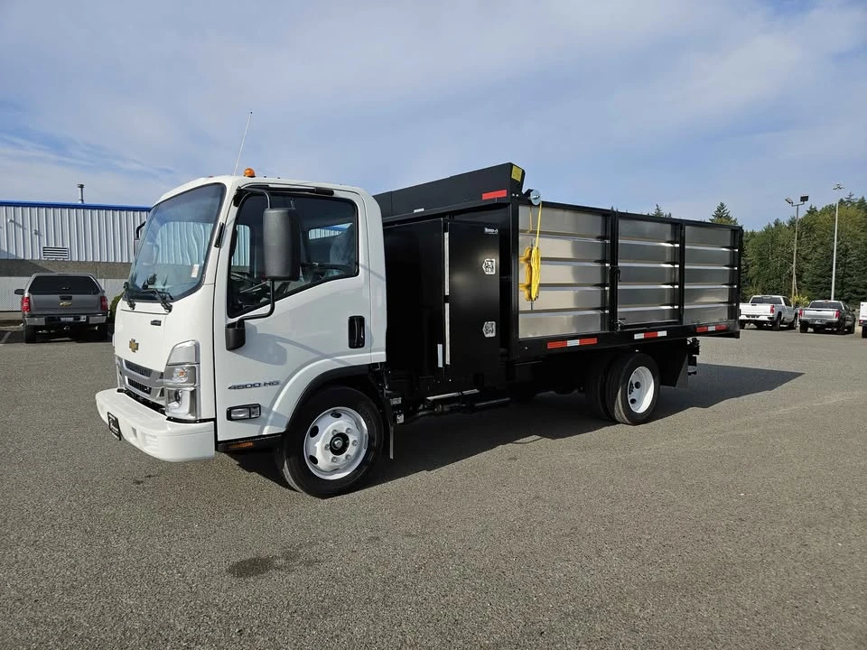 2025 Isuzu - Image 2 of 11