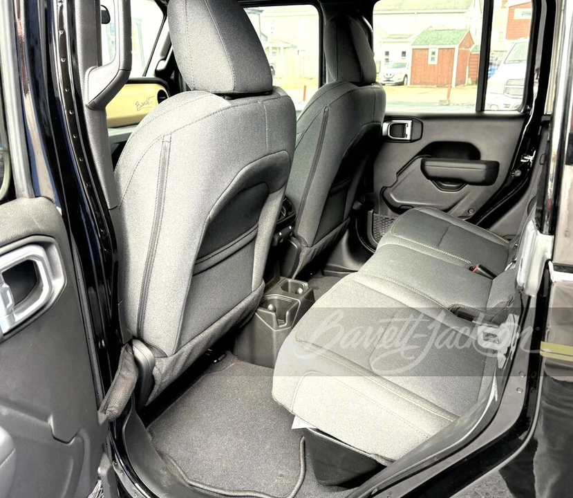 2025 Jeep JT Gladiator - Image 15 of 26