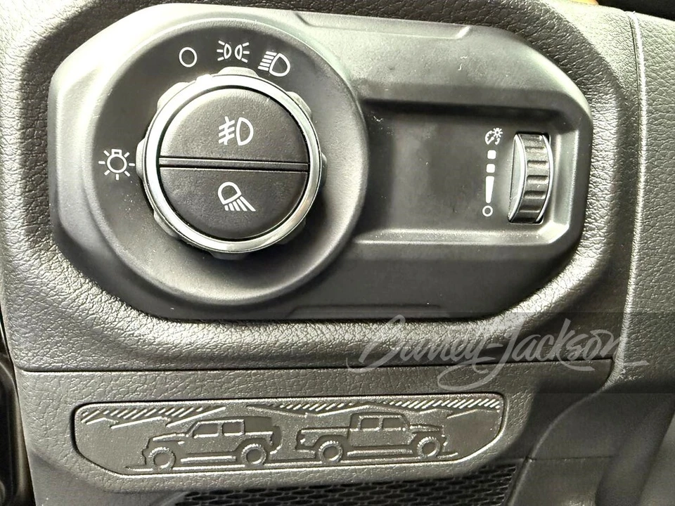 2025 Jeep JT Gladiator - Image 16 of 26