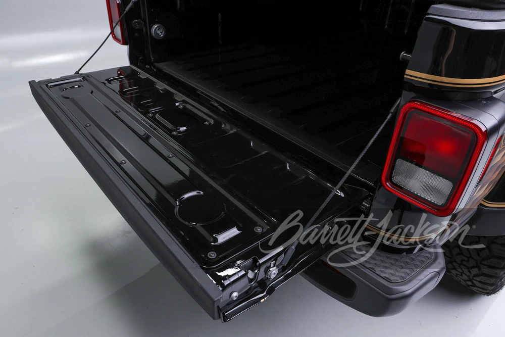 2025 Jeep JT Gladiator - Image 14 of 31