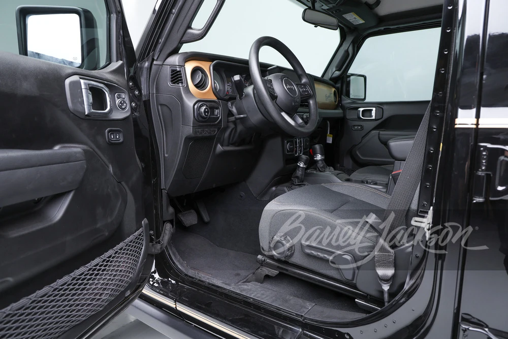2025 Jeep JT Gladiator - Image 19 of 31