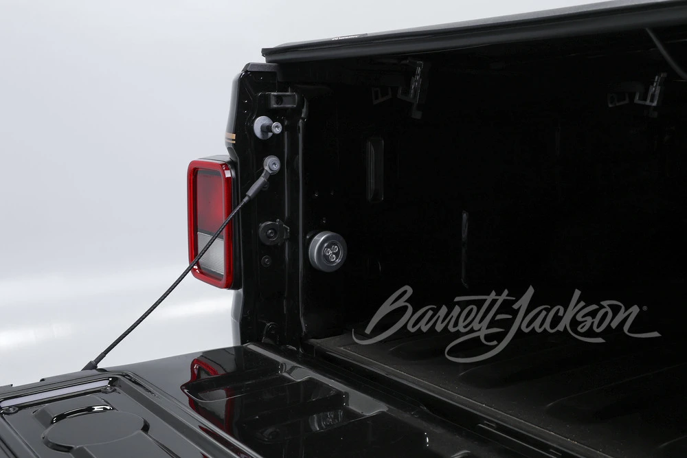 2025 Jeep JT Gladiator - Image 21 of 31