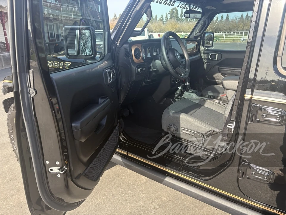 2025 Jeep JT Gladiator - Image 4 of 15