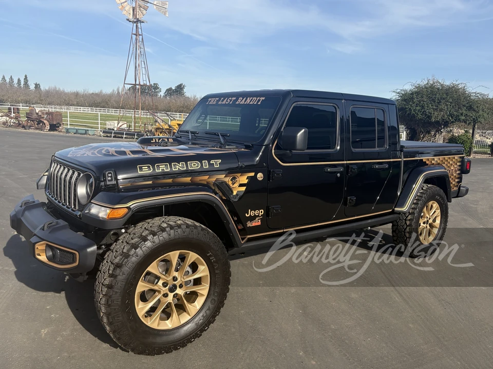 2025 Jeep JT Gladiator - Image 11 of 15