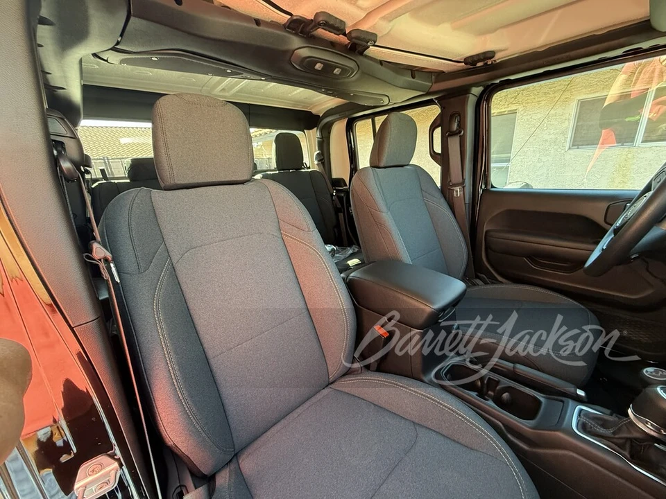 2025 Jeep JT Gladiator - Image 9 of 13