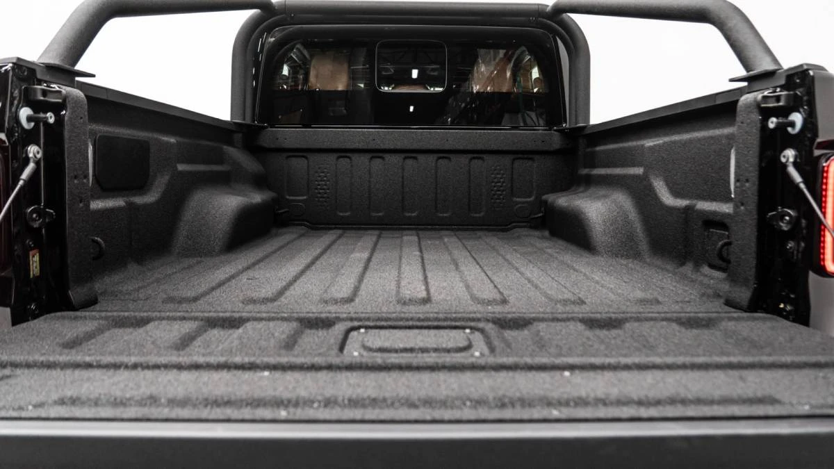 2025 Jeep JT Gladiator - Image 13 of 16