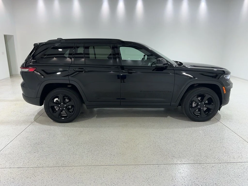 2025 Jeep WL Grand Cherokee - Image 6 of 31