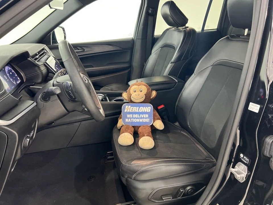 2025 Jeep WL Grand Cherokee - Image 17 of 31
