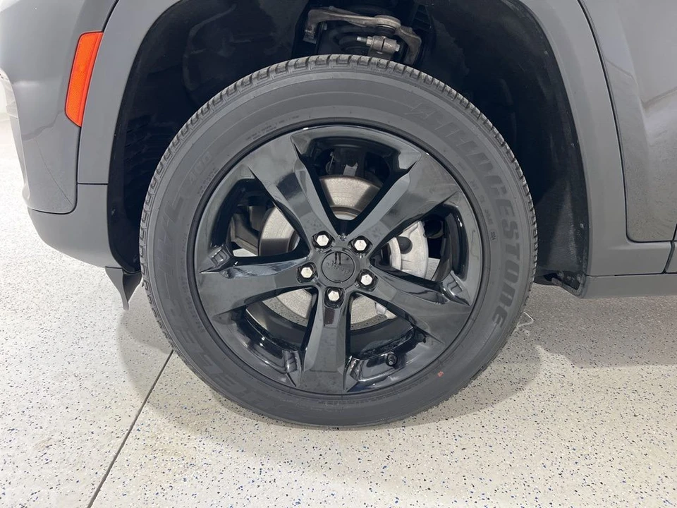 2025 Jeep WL Grand Cherokee - Image 29 of 31