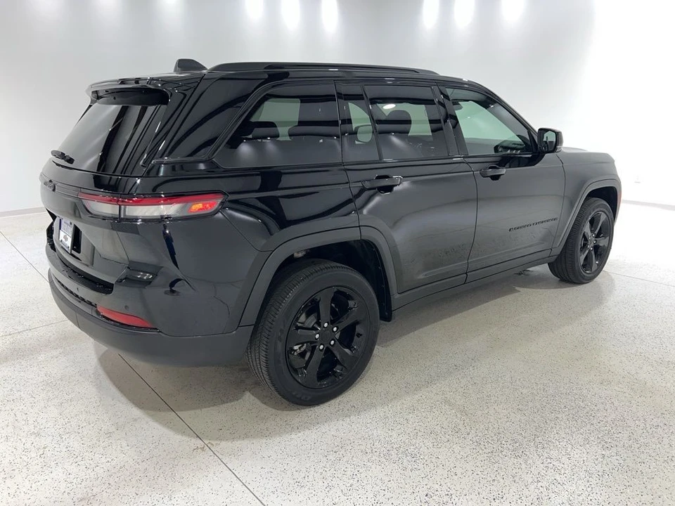 2025 Jeep WL Grand Cherokee - Image 5 of 31