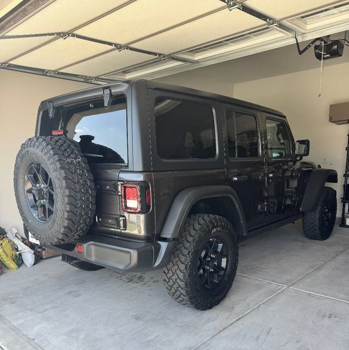 2025 Jeep JL Wrangler - Image 20 of 20