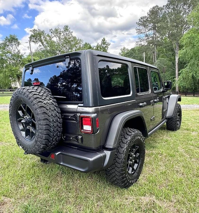 2025 Jeep JL Wrangler - Image 4 of 20