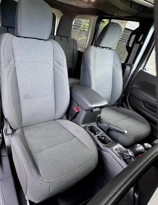 2025 Jeep JL Wrangler - Image 10 of 20