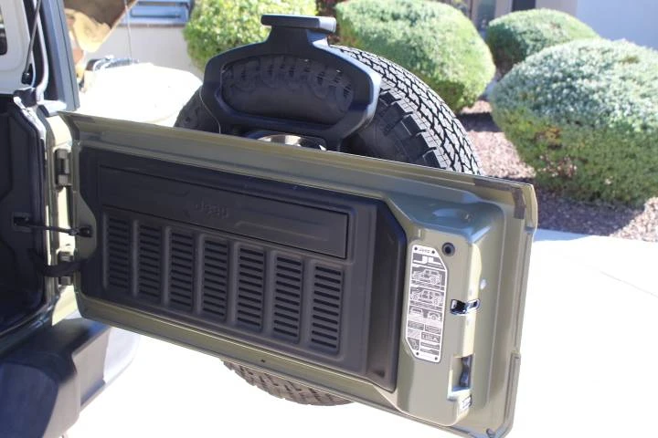 2025 Jeep JL Wrangler - Image 10 of 24