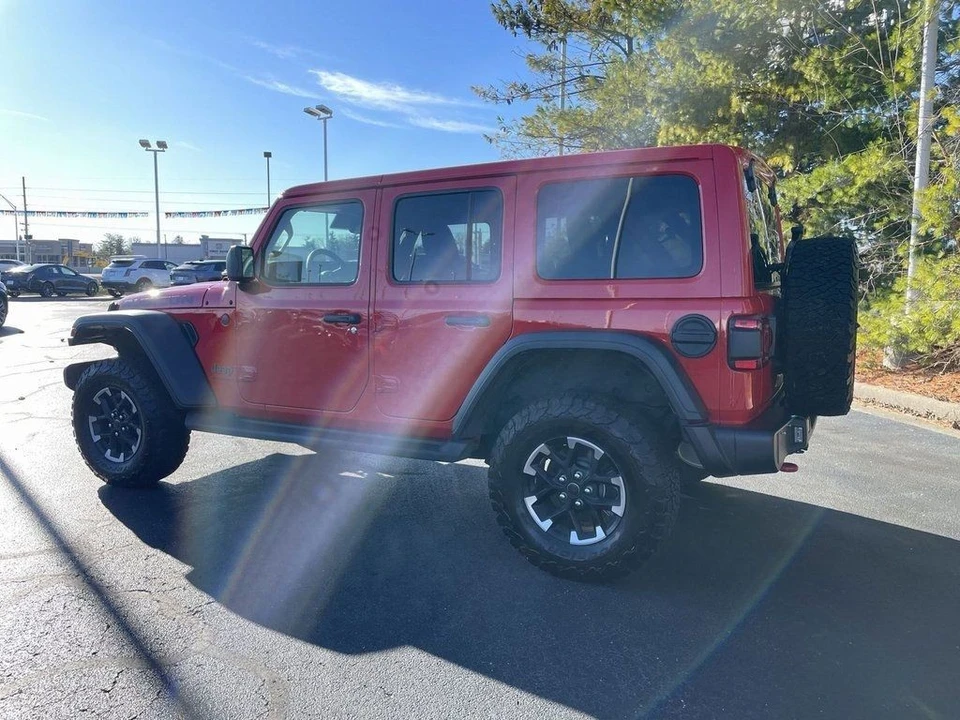 2025 Jeep JL Wrangler - Image 6 of 21
