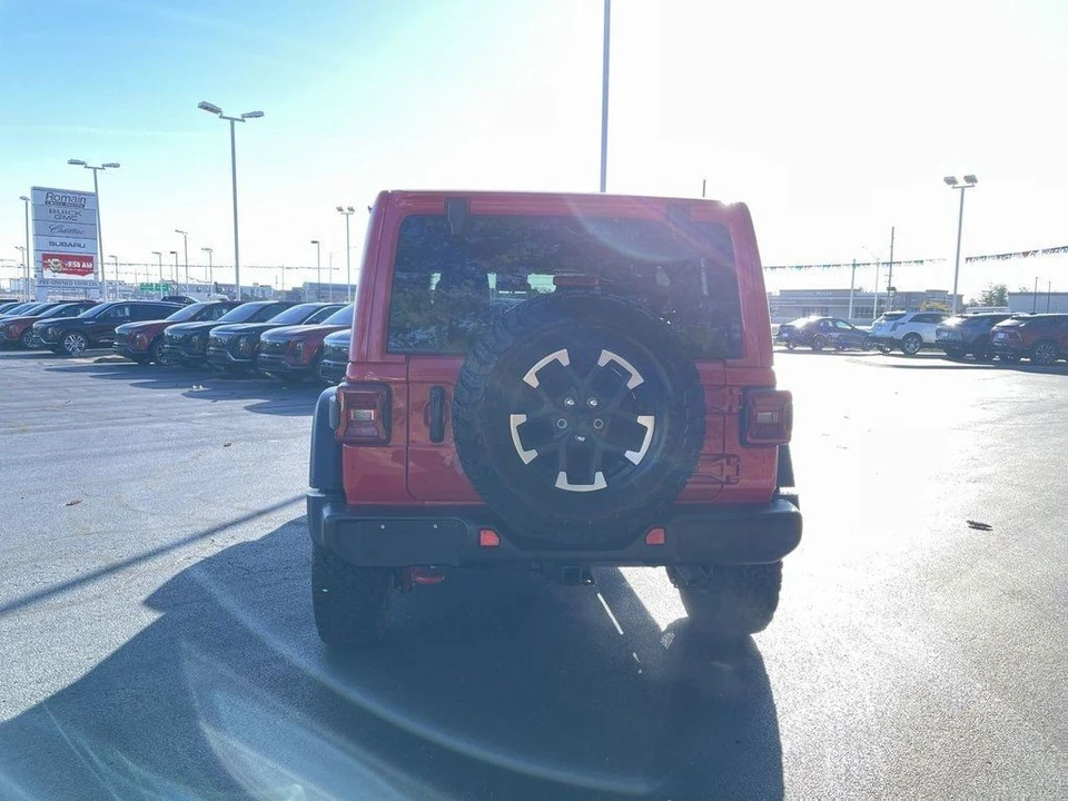 2025 Jeep JL Wrangler - Image 3 of 21