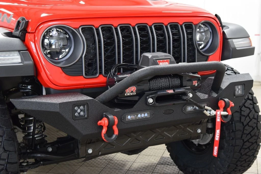 2025 Jeep JL Wrangler - Image 11 of 31