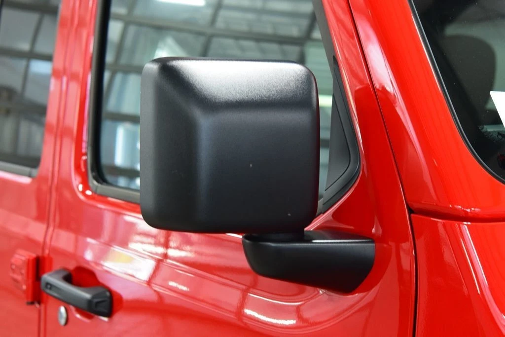 2025 Jeep JL Wrangler - Image 18 of 31