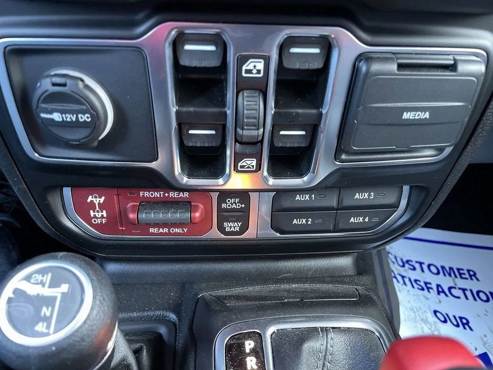 2025 Jeep JL Wrangler - Image 18 of 21