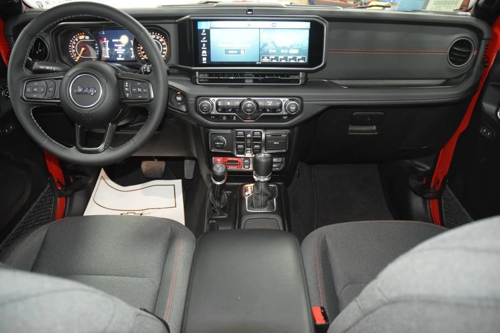 2025 Jeep JL Wrangler - Image 30 of 31
