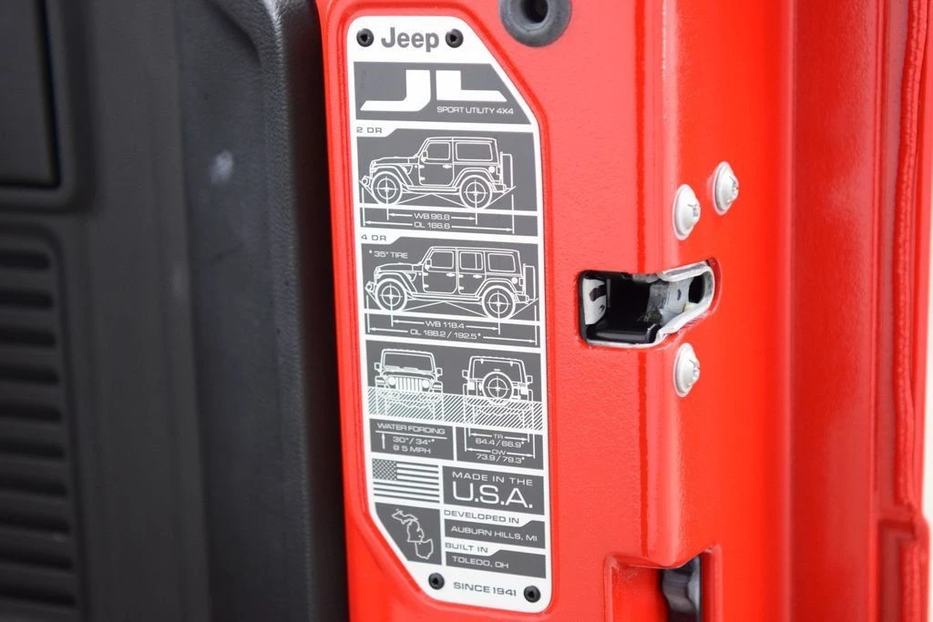 2025 Jeep JL Wrangler - Image 24 of 31