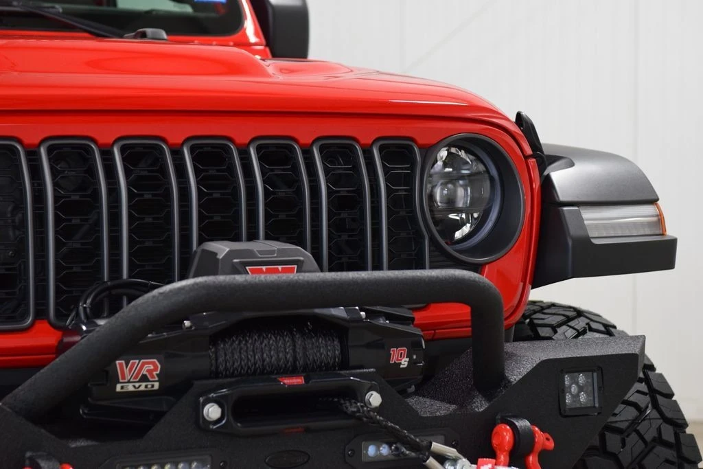 2025 Jeep JL Wrangler - Image 9 of 31
