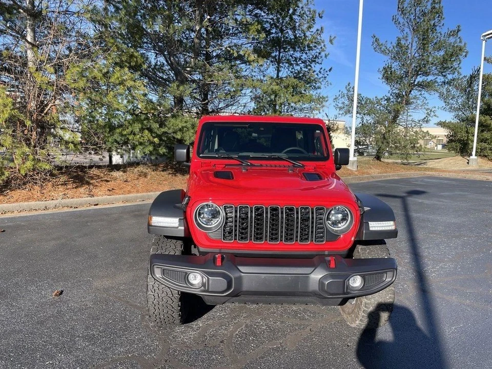2025 Jeep JL Wrangler - Image 4 of 21