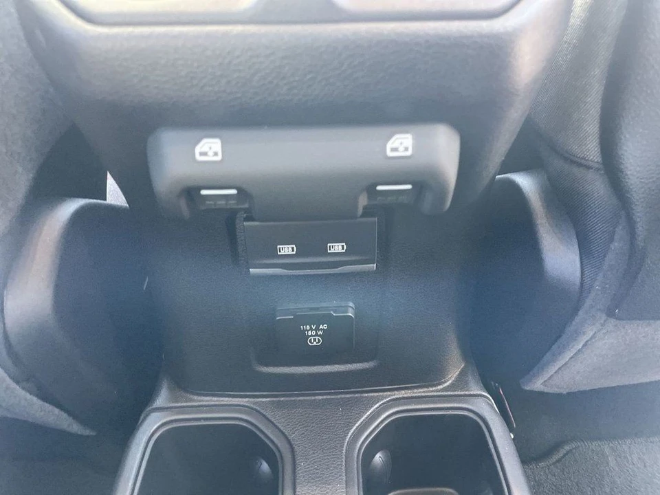 2025 Jeep JL Wrangler - Image 19 of 21