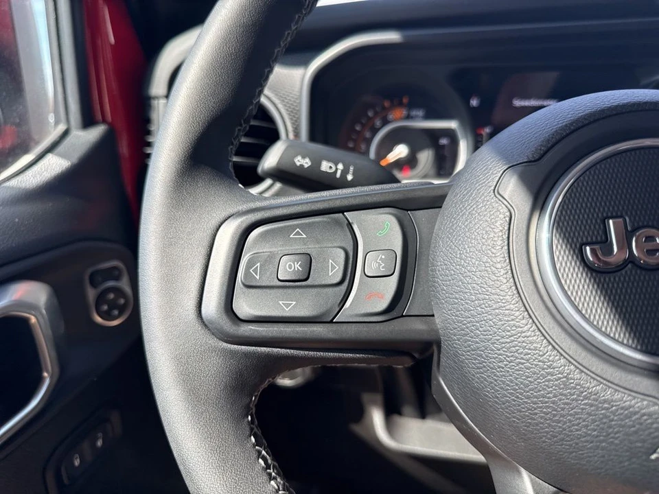 2025 Jeep JL Wrangler - Image 14 of 21