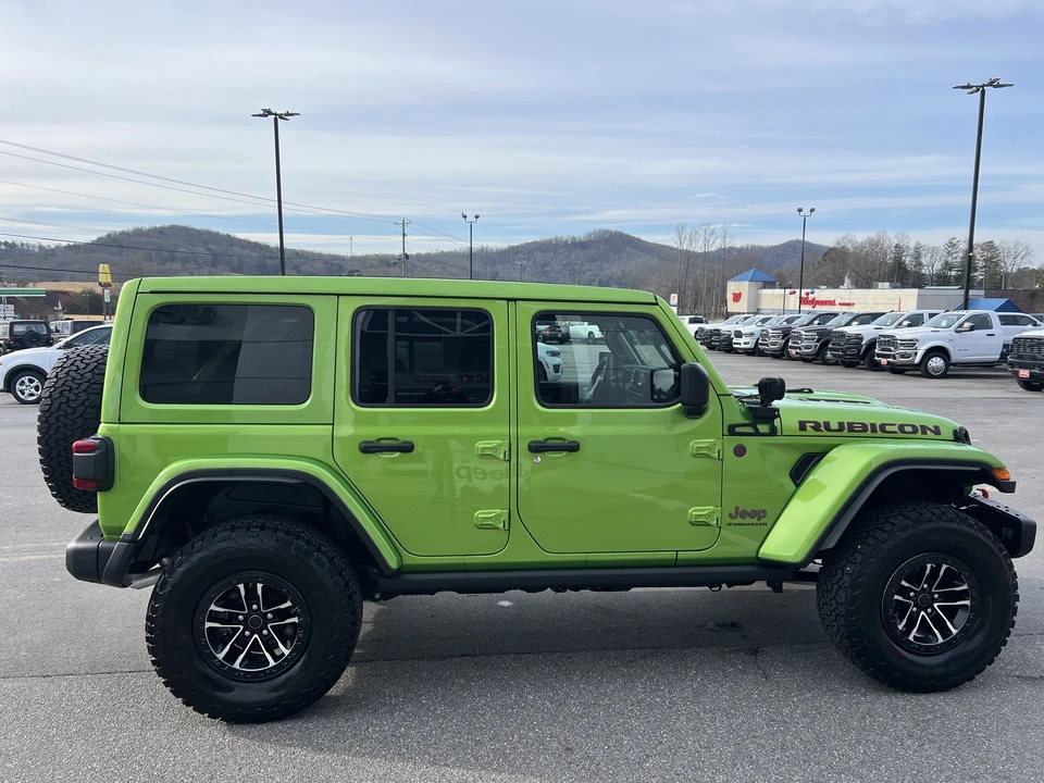 2025 Jeep JL Wrangler - Image 4 of 31