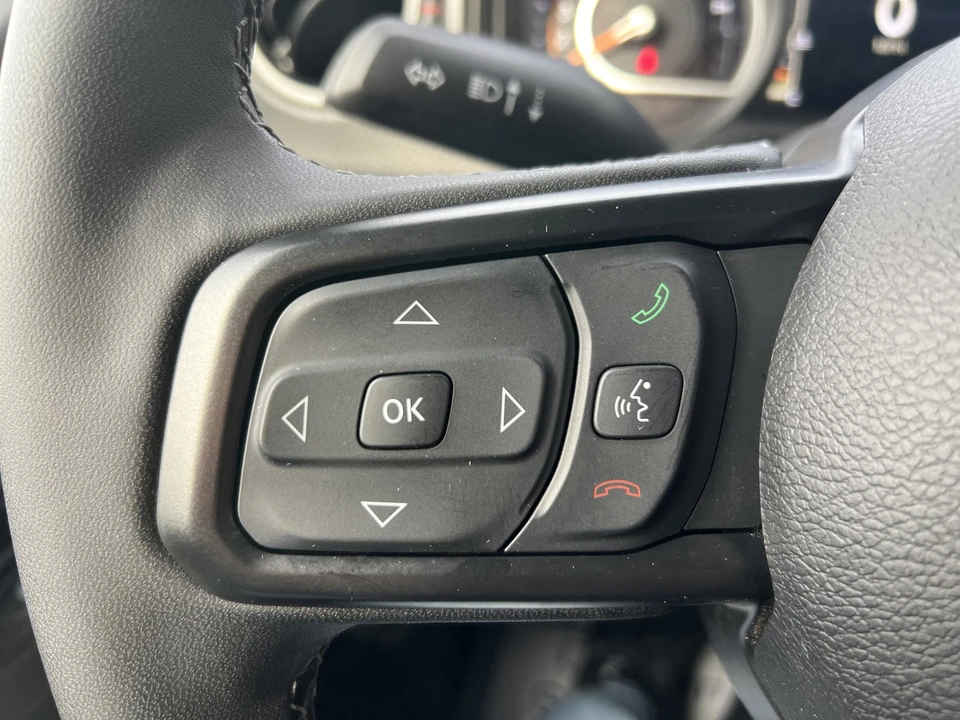 2025 Jeep JL Wrangler - Image 25 of 31