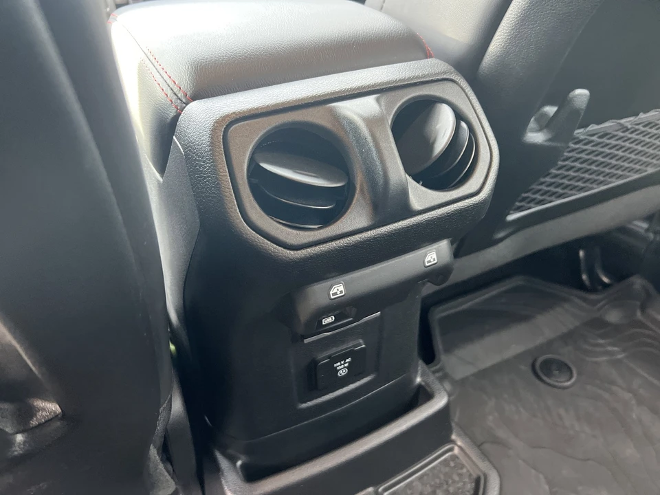 2025 Jeep JL Wrangler - Image 13 of 31