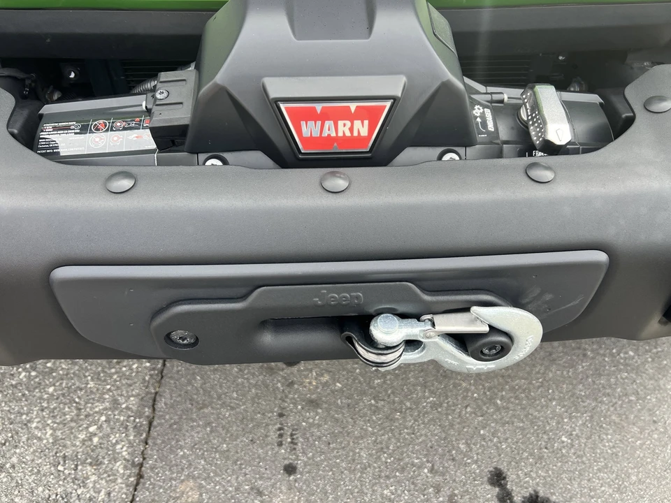 2025 Jeep JL Wrangler - Image 28 of 31