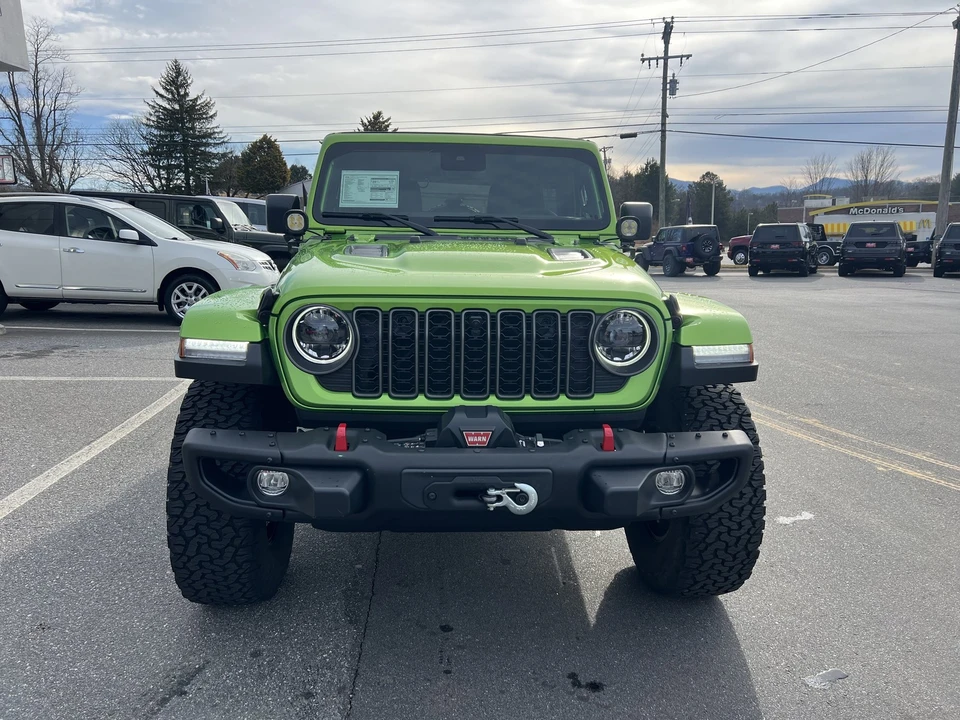 2025 Jeep JL Wrangler - Image 5 of 31