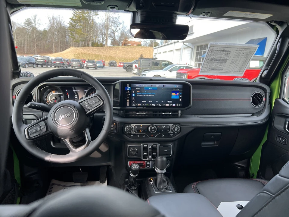 2025 Jeep JL Wrangler - Image 14 of 31