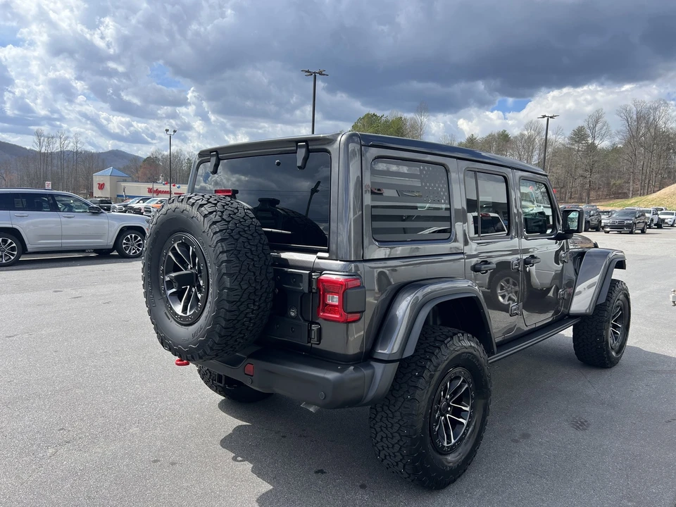 2025 Jeep JL Wrangler - Image 3 of 21