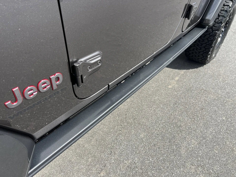 2025 Jeep JL Wrangler - Image 15 of 21