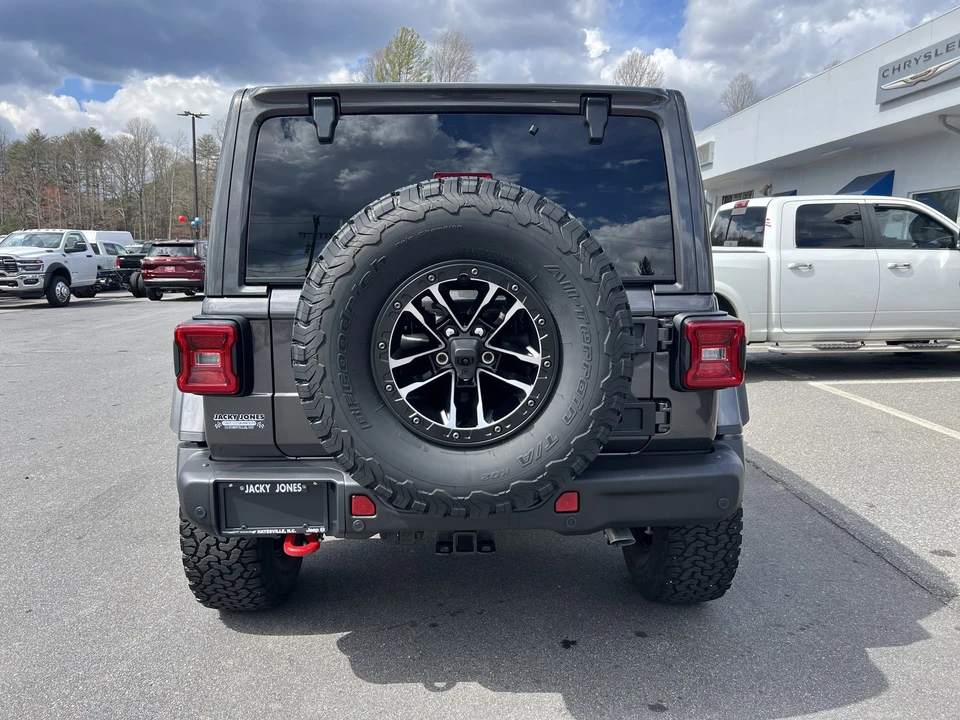 2025 Jeep JL Wrangler - Image 2 of 21